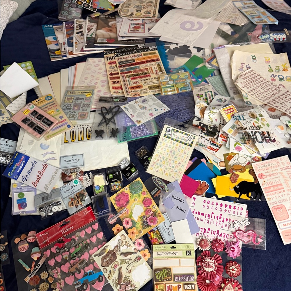 Creative Memories Colorful Cardmaking Kit10 pounds of scrapbook supplies, mostly